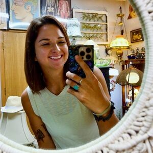 Meet your Posher, Caitie